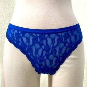 I 💙this royal blue 👸